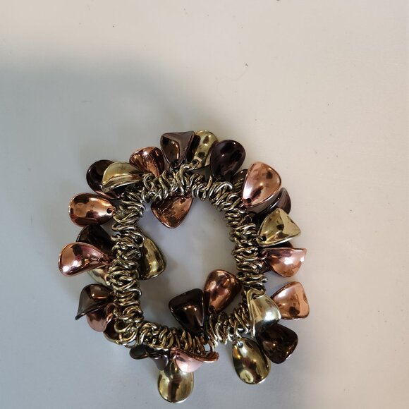 Stretchy Gold Bronze colored Bracelet Elegant Fun Classy - Picture 5 of 13